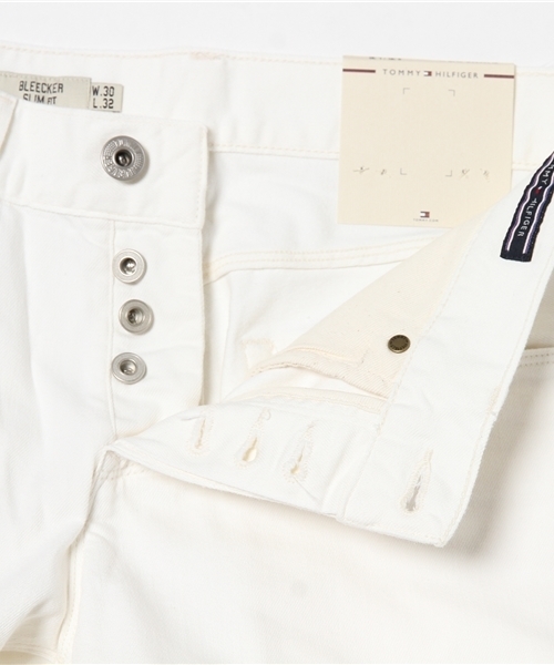 TOMMY HILFIGER(トミーヒルフィガー)の「BASIC STRAGHT WHITE PT(チノパンツ・メンズ・ホワイト・36inch/34inch/30inch/32inch)」の3枚目の写真