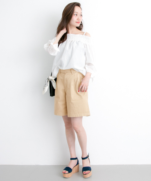 URBAN RESEARCH(アーバンリサーチ)の「UR グルカショーツ(その他パンツ・レディース・ライトベージュ/アイボリー・38/36)」の4枚目の写真