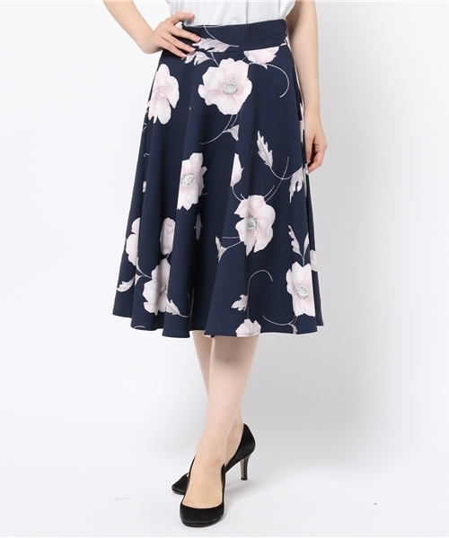 N.(N. Natural Beauty Basic)(エヌエヌナチュラルビューティーベーシック)の「ビックフラワーフレアミモレスカート(スカート・レディース・ベージュ/ネイビー・MEDIUM)」の12枚目の写真