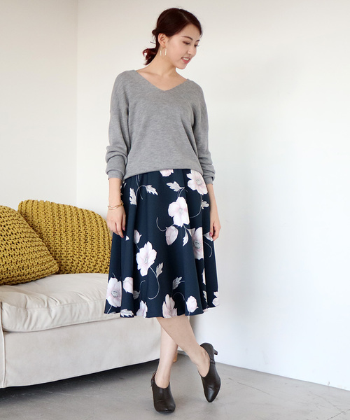 N.(N. Natural Beauty Basic)(エヌエヌナチュラルビューティーベーシック)の「ビックフラワーフレアミモレスカート(スカート・レディース・ベージュ/ネイビー・MEDIUM)」の14枚目の写真