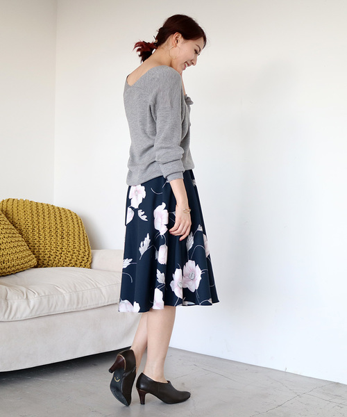 N.(N. Natural Beauty Basic)(エヌエヌナチュラルビューティーベーシック)の「ビックフラワーフレアミモレスカート(スカート・レディース・ベージュ/ネイビー・MEDIUM)」の15枚目の写真