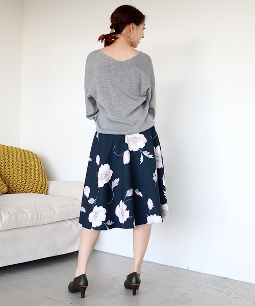 N.(N. Natural Beauty Basic)(エヌエヌナチュラルビューティーベーシック)の「ビックフラワーフレアミモレスカート(スカート・レディース・ベージュ/ネイビー・MEDIUM)」の16枚目の写真