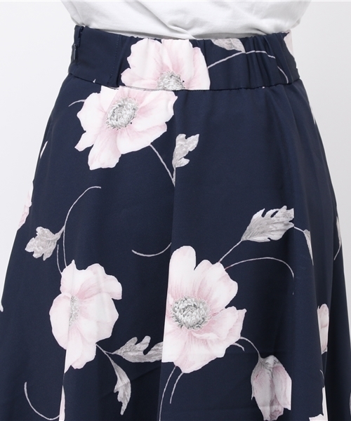 N.(N. Natural Beauty Basic)(エヌエヌナチュラルビューティーベーシック)の「ビックフラワーフレアミモレスカート(スカート・レディース・ベージュ/ネイビー・MEDIUM)」の9枚目の写真