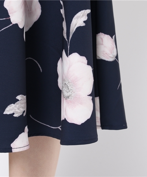 N.(N. Natural Beauty Basic)(エヌエヌナチュラルビューティーベーシック)の「ビックフラワーフレアミモレスカート(スカート・レディース・ベージュ/ネイビー・MEDIUM)」の10枚目の写真