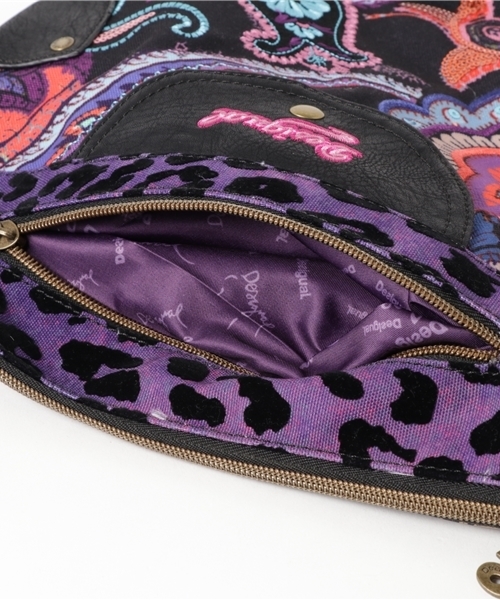 Desigual（デシグアル）の「「Desigual/デシグアル」バッグ（ショルダーバッグ・レディース・ブラック・ONE SIZE）」の6枚目の写真
