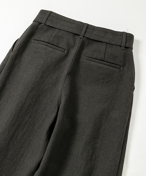 WORK NOT WORK URBAN RESEARCH（ワークノットワークアーバンリサーチ）の「WORK NOT WORK　ウエストリボンタックワイドパンツ（その他パンツ・レディース・チャコールグレー/マスタード・MEDIUM/SMALL）」の13枚目の写真