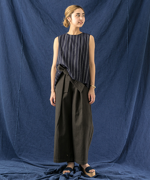 WORK NOT WORK URBAN RESEARCH（ワークノットワークアーバンリサーチ）の「WORK NOT WORK　ウエストリボンタックワイドパンツ（その他パンツ・レディース・チャコールグレー/マスタード・MEDIUM/SMALL）」の5枚目の写真