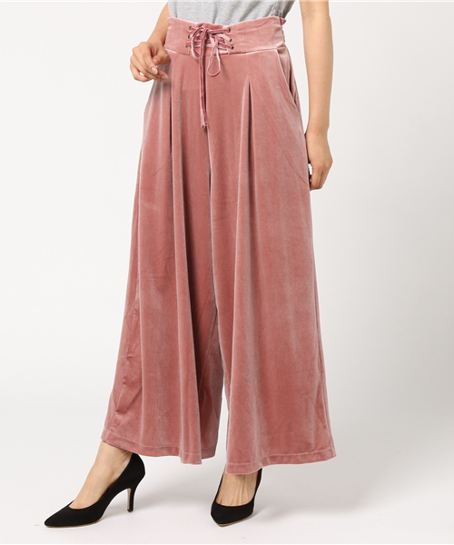 earth music&ecology（アースミュージックアンドエコロジー）の「ベロアスピンドルワイドパンツ（その他パンツ・レディース・ブラック/ベージュ/ブラウン/ピンク・FREE）」の4枚目の写真