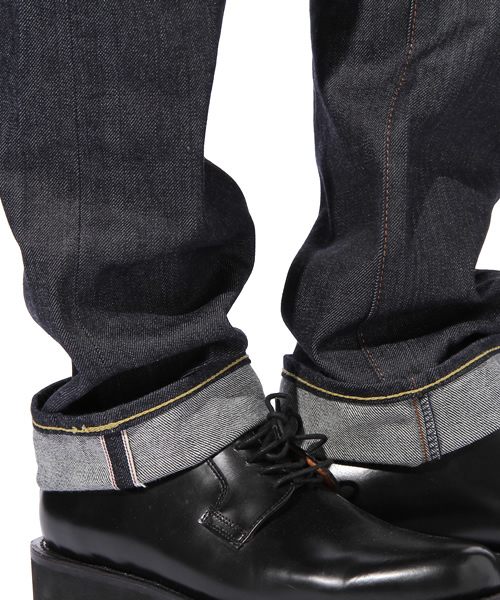 HYSTERIC GLAMOUR（ヒステリックグラマー）の「RAWデニムスリムストレートPT（デニムパンツ・メンズ・インディゴブルー・28inch/30inch/32inch/34inch）」の7枚目の写真