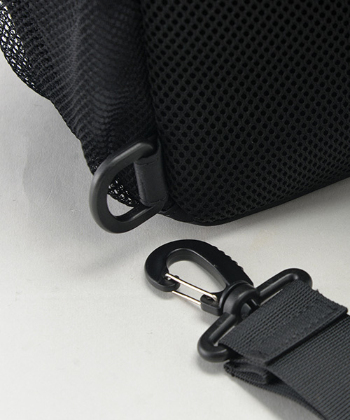 DEVICE(デバイス)の「Rename board 軽量 ナイロン メガ ボディバッグ ショルダーバッグ(ボディバッグ/ウエストポーチ・メンズ・ブラック/ブラック系その他/ネイビー/ブルー系その他・FREE)」の11枚目の写真