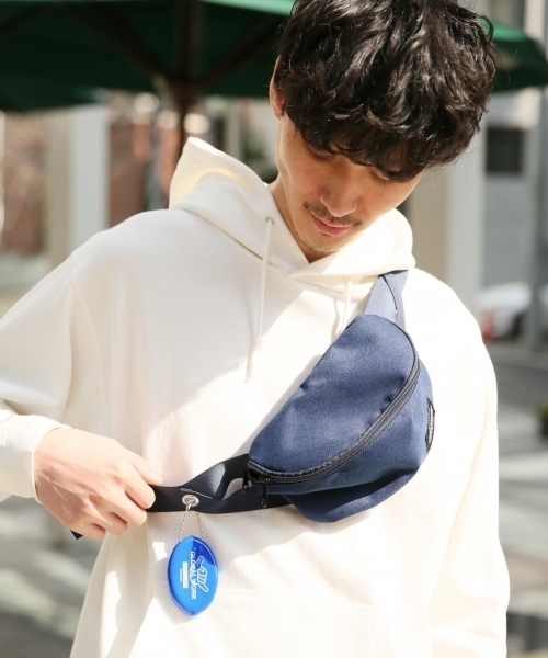 GLOBAL WORK（グローバルワーク）の「ウェストバッグ/785047（ボディバッグ/ウエストポーチ・メンズ・レッド/カーキ/ブラック/ライトピンク/ライトイエロー/パープル/ネイビー/グリーン/ライトグリーン/ホワイト/フューシャピンク・FREE）」の6枚目の写真