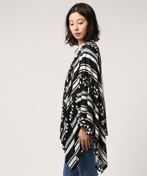 VENCEEXCHANGE（ヴァンスエクスチェンジ）の「幾何学カーデアンサンブル（カーディガン/ボレロ・レディース・ホワイト/オフホワイト/ブラック・M/L）」の5枚目の写真