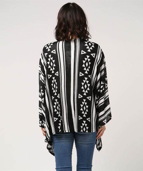 VENCEEXCHANGE（ヴァンスエクスチェンジ）の「幾何学カーデアンサンブル（カーディガン/ボレロ・レディース・ホワイト/オフホワイト/ブラック・M/L）」の4枚目の写真
