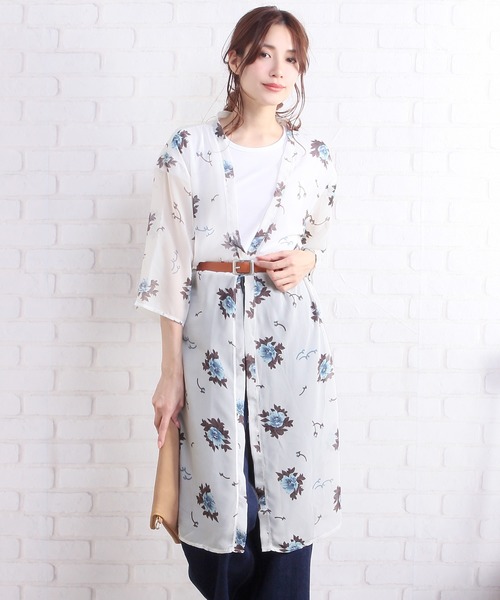 Primazel(プリマゼル)の「七分袖シースルーシフォン総柄&花柄UVケアロングガウンカーディガン(カーディガン/ボレロ・レディース・ホワイト/ネイビー/レッド/イエロー/ブラック系その他/ブラック系その他2/ブラック系その他3/ブルー系その他/ブラック系その他4/ブラック系その他5/チェック/ホワイト系その他/グレイッシュブルー/ホワイト系その他2・M/L)」の2枚目の写真