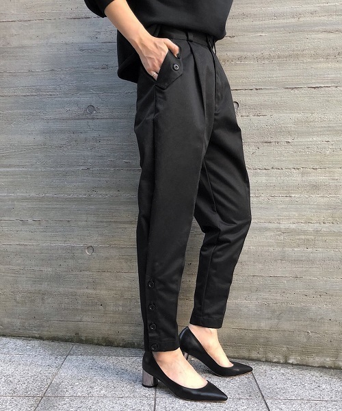 PAGEBOY（ページボーイ）の「ミリタリージョッパーズパンツ（その他パンツ・レディース・ベージュ/ブラック・MEDIUM/SMALL）」の2枚目の写真