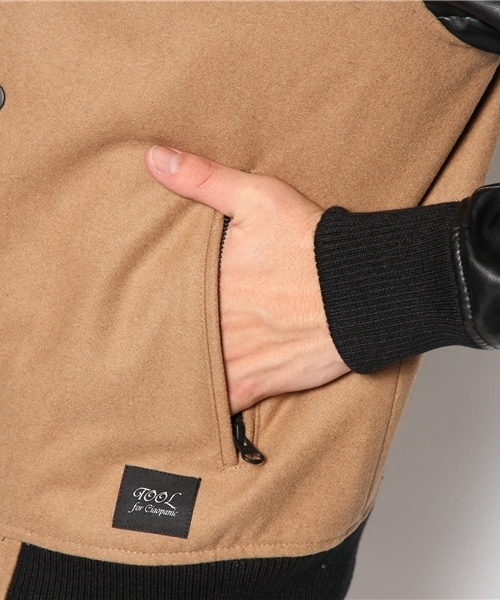 CIAOPANIC（チャオパニック）の「【TOOL FOR Ciaopanic】メルトン×Fレザースタジャン（スタジャン・メンズ・キャメル/ブラック/ダークグレー・MEDIUM/LARGE/SMALL）」の11枚目の写真