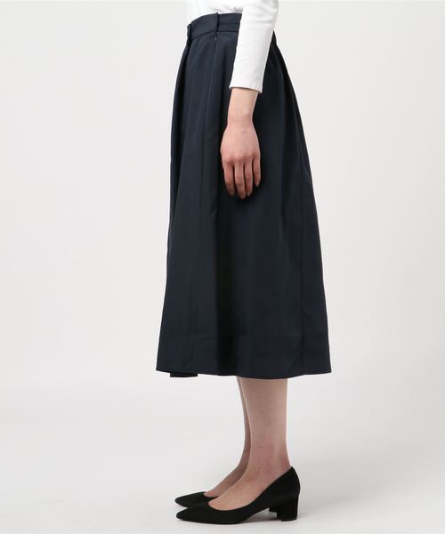 Petit Honfleur(プチオンフルール)の「タックギャザースカート(スカート・レディース・イエロー/ネイビー・61/64/67)」の3枚目の写真