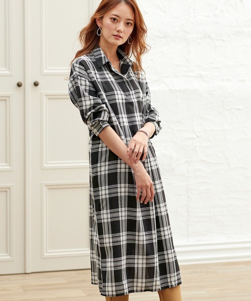 BELLUNA（ベルーナ）の「チェック柄シャツワンピース（シャツワンピース・レディース・ブラック系その他/グレー系その他/ブラウン系その他・FREE）」の2枚目の写真