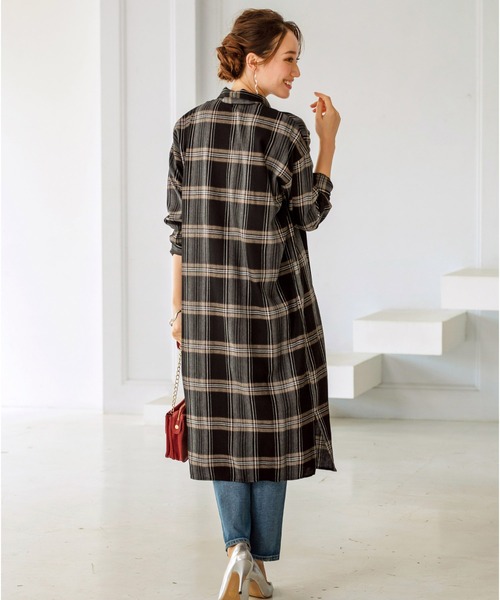 BELLUNA（ベルーナ）の「チェック柄シャツワンピース（シャツワンピース・レディース・ブラック系その他/グレー系その他/ブラウン系その他・FREE）」の6枚目の写真