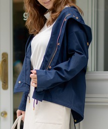 TONAL�i�g�[�i���j�́u�V���[�g���b�Y�R�[�g�i�}�E���e���p�[�J�[�j�v