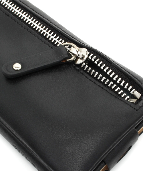 bpr BEAMS（ビーピーアール ビームス ）の「BEAMS / レザーOリングiPhone5sケース（スマホケース/カバー・メンズ・ブラック/ネイビー・ONE SIZE）」の4枚目の写真
