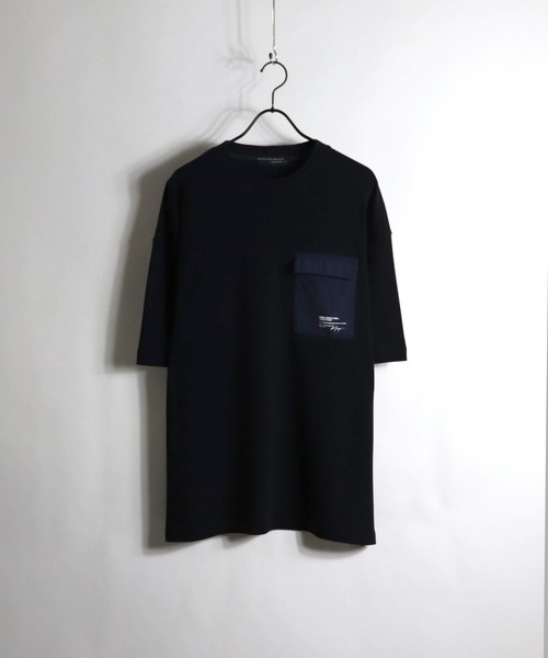 Confirm（コンファーム）の「Confirm / コンファーム 異素材ポケットビッグシルエットTシャツ（Tシャツ/カットソー・メンズ・ブラック/ベージュ/サックスブルー/アイボリー・M/L）」の2枚目の写真
