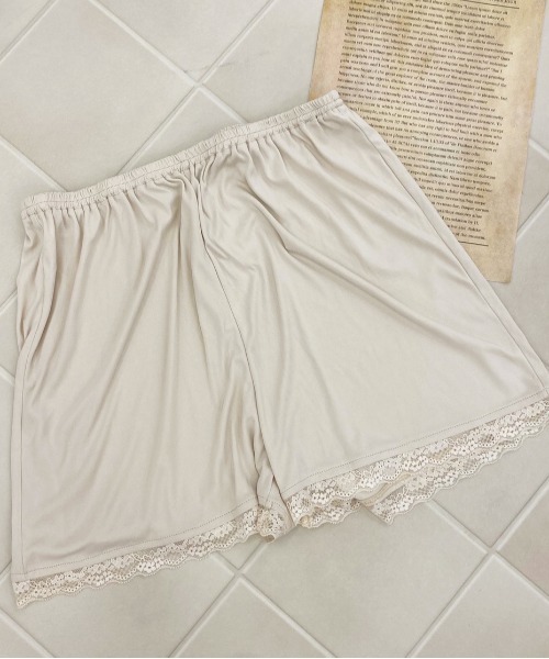 apres jour(アプレジュール)の「裾レースペチショートパンツ【ZOZOTOWN限定アイテム】(その他アンダーウェア/インナー・レディース・ブラック/アイボリー・X-LARGE/フリー)」の3枚目の写真
