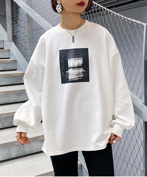 PAGEBOY（ページボーイ）の「モダンアートプルオーバー(トレーナー/スウェット)（スウェット・レディース・ブラック/オフホワイト・FREE）」の2枚目の写真