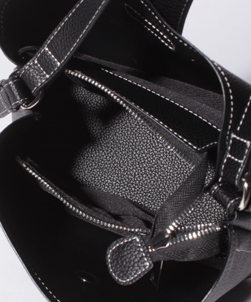 INTERPLANET（インタープラネット）の「軽量合皮配色ステッチミニBAG（ショルダーバッグ・レディース・ブラック/ベージュ・フリー）」の16枚目の写真