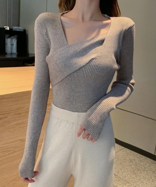 CLEA(クレア)の「クロスデザインリブニット(ニット/セーター・レディース・ホワイト/ブラック/グレイッシュベージュ/グリーン/イエロー/グレー/ライトブラウン・FREE)」の6枚目の写真