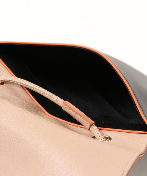 intoxic.（イントキシック）の「intoxic イントキシック EXTRA POCKET（ショルダーバッグ・レディース・オレンジ/ベージュ・FREE）」の5枚目の写真