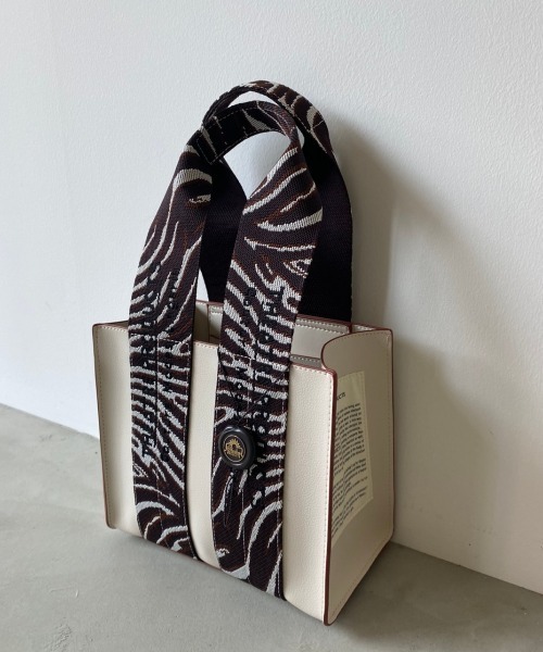 THEATRE PRODUCTS（シアタープロダクツ）の「FAKE LEATHER ANIMAL JACQUARD BAG（ハンドバッグ・レディース・ブラック/アイボリー・FREE）」の10枚目の写真