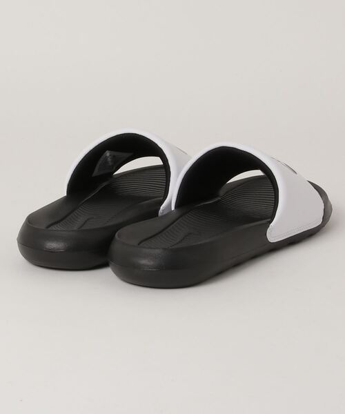 NIKE(ナイキ)の「NIKE/ナイキ ヴィクトリー ワンスライド スポーツ シャワー サンダル CN9675-005(サンダル・メンズ・ブラック×ホワイト/ブラック×ブラック・29.0cm/27.0cm/28.0cm/26.0cm/24.0cm/25.0cm)」の3枚目の写真