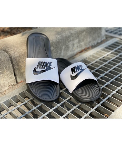 NIKE(ナイキ)の「NIKE/ナイキ ヴィクトリー ワンスライド スポーツ シャワー サンダル CN9675-005(サンダル・メンズ・ブラック×ホワイト/ブラック×ブラック・29.0cm/27.0cm/28.0cm/26.0cm/24.0cm/25.0cm)」の8枚目の写真