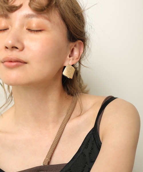 Bab（バブ）の「【WEB限定】スクエアデザインピアス（ピアス（両耳用）・レディース・シルバー/ゴールド・ONESIZE）」の4枚目の写真