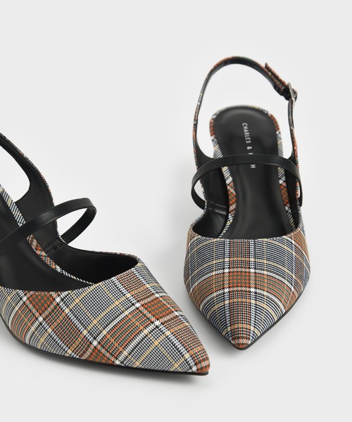 CHARLES & KEITH（チャールズ & キース）の「スカルプチャーヒール スリングバックメリージェーン / Sculptural Heel Slingback Mary Janes（パンプス・レディース・ブラック/グレー/オフホワイト・22.5cm/23cm/23.5cm/24.5cm/25cm/25.5cm）」の7枚目の写真