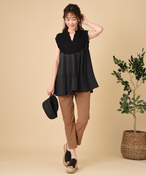 INTERPLANET（インタープラネット）の「【ｄｏｌｌ　ｕｐ　ｏｏｐｓ】ケーブルニットドッキングプリーツノースリブラウス（シャツ/ブラウス・レディース・ホワイト/ブラック/ライトベージュ・FREE）」の9枚目の写真