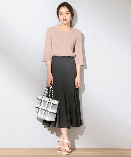 Feroux（フェルゥ）の「【洗える】マットサテン スカート（スカート・レディース・グレー系/ベージュ系/スカイブルー系・2）」の18枚目の写真