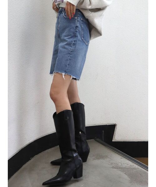 EMODA(エモダ)の「ハーフジャストウエストジーンズ(デニムパンツ・レディース・ブラック/ブルー・SMALL/MEDIUM)」の5枚目の写真