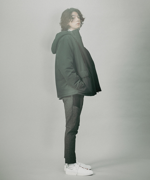 alfredoBANNISTER(アルフレッドバニスター)の「切替クッションレザースニーカー(スニーカー・メンズ・ホワイト/シルバー/ブラック・40/41/43/44/42)」の4枚目の写真