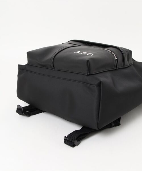 A.P.C.（アーペーセー）の「SAC A DOS CAMDEM　21AC（バックパック/リュック・メンズ・ホワイト・ONESIZE）」の3枚目の写真