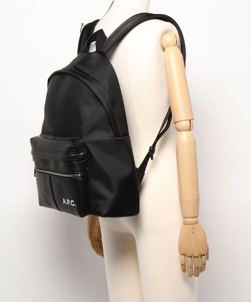 A.P.C.（アーペーセー）の「SAC A DOS CAMDEM　21AC（バックパック/リュック・メンズ・ホワイト・ONESIZE）」の4枚目の写真