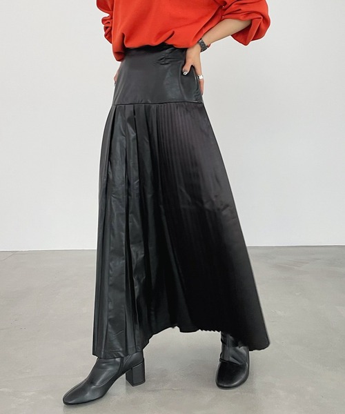 PAGEBOY（ページボーイ）の「フェイクレザープリーツスカート（スカート・レディース・ブラック/アイボリー・FREE）」の6枚目の写真