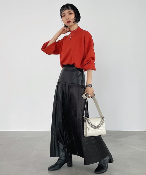 PAGEBOY（ページボーイ）の「フェイクレザープリーツスカート（スカート・レディース・ブラック/アイボリー・FREE）」の8枚目の写真