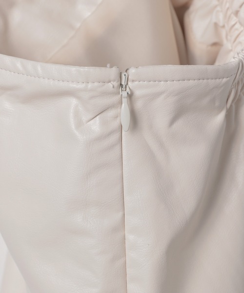 PAGEBOY（ページボーイ）の「フェイクレザープリーツスカート（スカート・レディース・ブラック/アイボリー・FREE）」の17枚目の写真