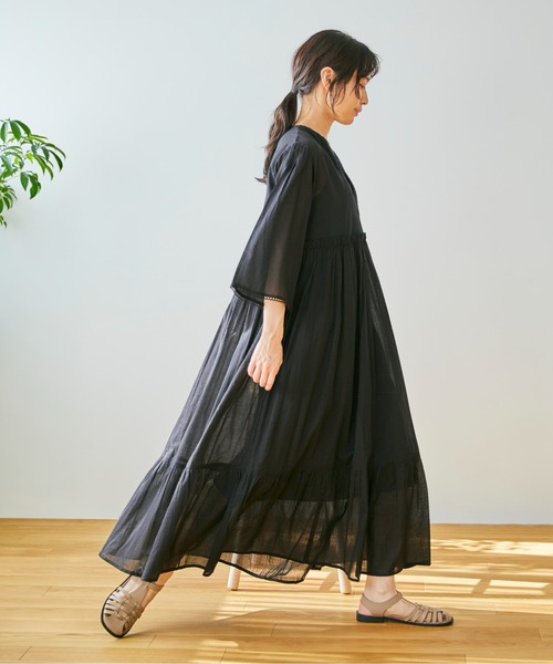 ANGIE(アンジー)の「インド綿コットンボイルレース刺繍Vネックワンピース(ワンピース・レディース・ブラック/ベージュ/アイボリー・FREE)」の2枚目の写真