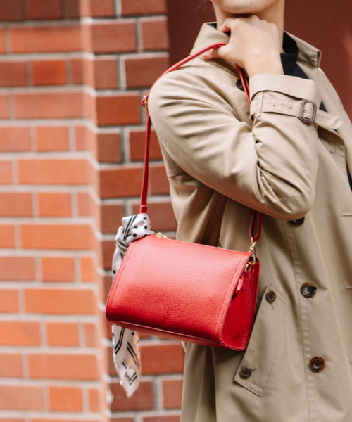 cache cache（カシュ カシュ）の「カシュカシュ cachecache / WEB限定スカーフ付ボックスショルダー（ショルダーバッグ・レディース・ブラック/グレー/レッド/ピンク/グリーン/マスタード/ダークベージュ・FREE）」の7枚目の写真