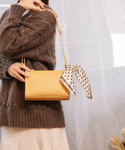 cache cache（カシュ カシュ）の「カシュカシュ cachecache / WEB限定スカーフ付ボックスショルダー（ショルダーバッグ・レディース・ブラック/グレー/レッド/ピンク/グリーン/マスタード/ダークベージュ・FREE）」の6枚目の写真