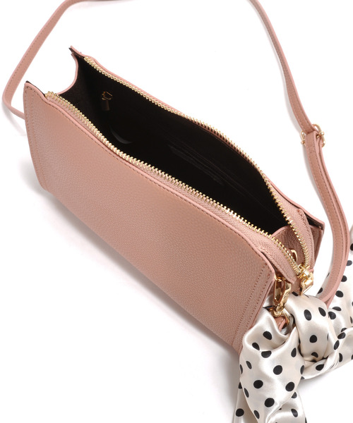 cache cache（カシュ カシュ）の「カシュカシュ cachecache / WEB限定スカーフ付ボックスショルダー（ショルダーバッグ・レディース・ブラック/グレー/レッド/ピンク/グリーン/マスタード/ダークベージュ・FREE）」の12枚目の写真