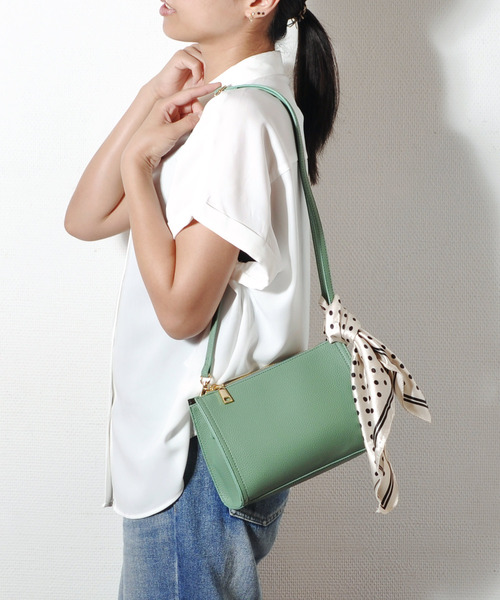 cache cache（カシュ カシュ）の「カシュカシュ cachecache / WEB限定スカーフ付ボックスショルダー（ショルダーバッグ・レディース・ブラック/グレー/レッド/ピンク/グリーン/マスタード/ダークベージュ・FREE）」の17枚目の写真